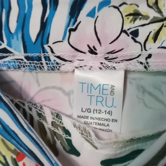 Time & Tru Bright Flowered Capri Pants LG (12-14) - Picture 6 of 6